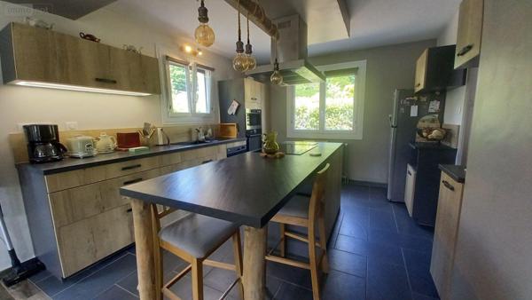 Maison à vendre à Vic-sur-Cère dans le Cantal (15800), ref : MG/2373