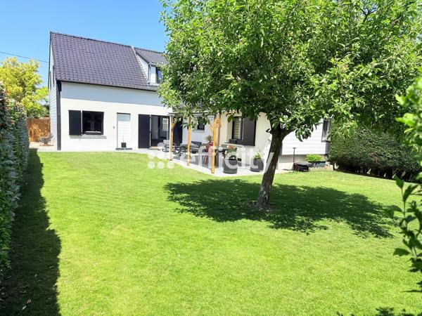 Maison
         7 pièces
        - 144 m² 430 000 € *