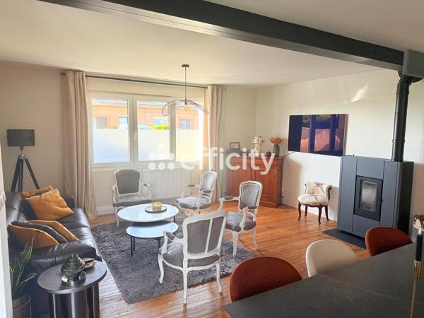 Maison
         7 pièces
        - 144 m² 430 000 € *