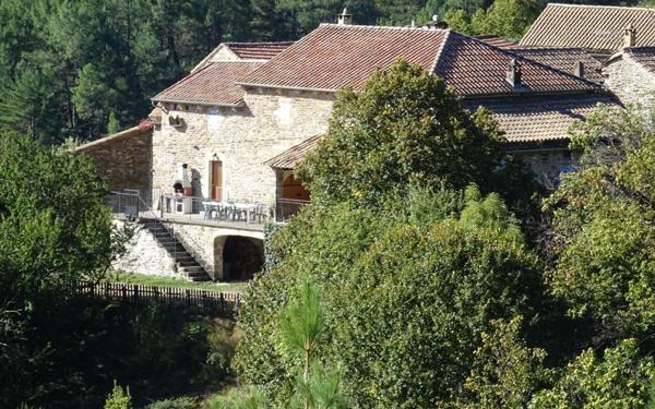 Maison à louer    4 pièces • 106 m2 Saint-André-Lachamp