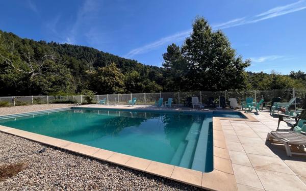 Maison à louer    4 pièces • 106 m2 Saint-André-Lachamp