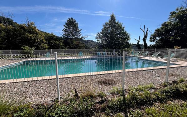 Maison à louer    4 pièces • 106 m2 Saint-André-Lachamp