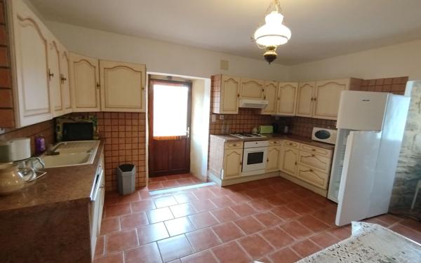 Maison à louer    4 pièces • 106 m2 Saint-André-Lachamp