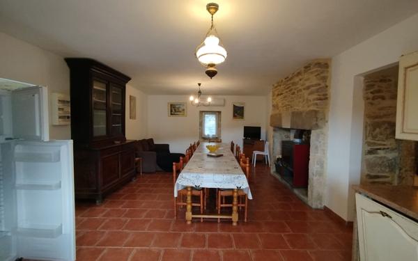 Maison à louer    4 pièces • 106 m2 Saint-André-Lachamp