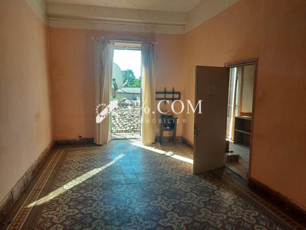 Maison 6 pièce(s) 2 chambre(s) 300 m²