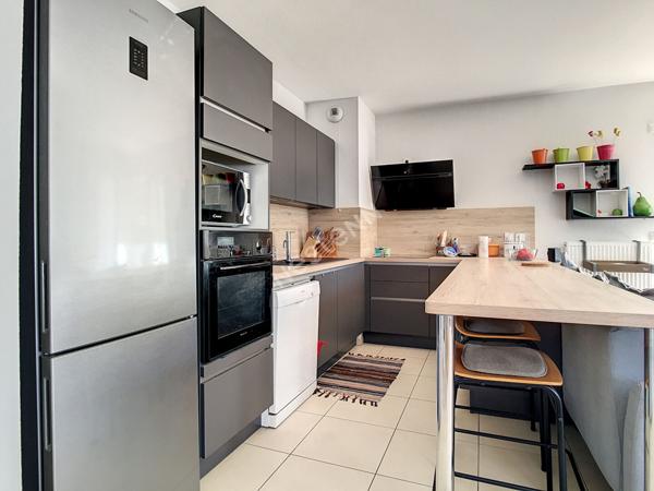 Annecy (secteur Cran Gevrier) _ Spacieux appartement 2 pièces de 61,96 m², à vendre avec terrasse et garage