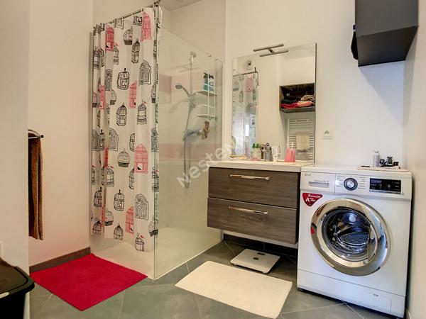 Annecy (secteur Cran Gevrier) _ Spacieux appartement 2 pièces de 61,96 m², à vendre avec terrasse et garage