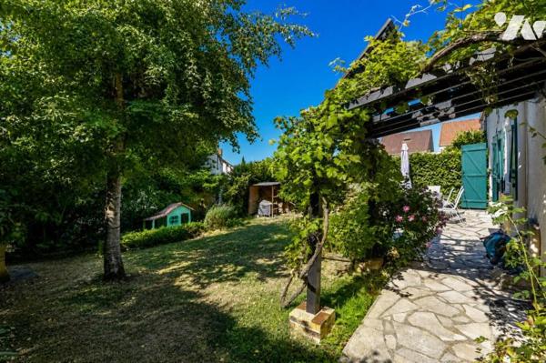 MAISON - CENTRE-VILLE - 4 CHAMBRES - TERRAIN 268m2
