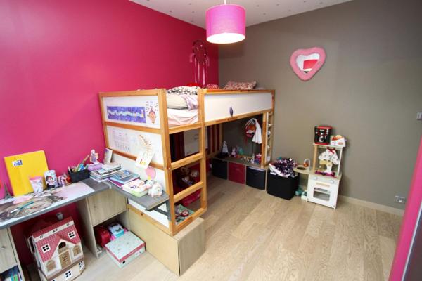 Atypique ! 2 habitations superbement agencées en 1 maison sur une belle parcelle de terrain arboré