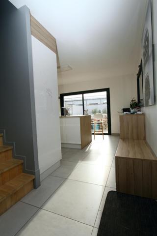 Atypique ! 2 habitations superbement agencées en 1 maison sur une belle parcelle de terrain arboré