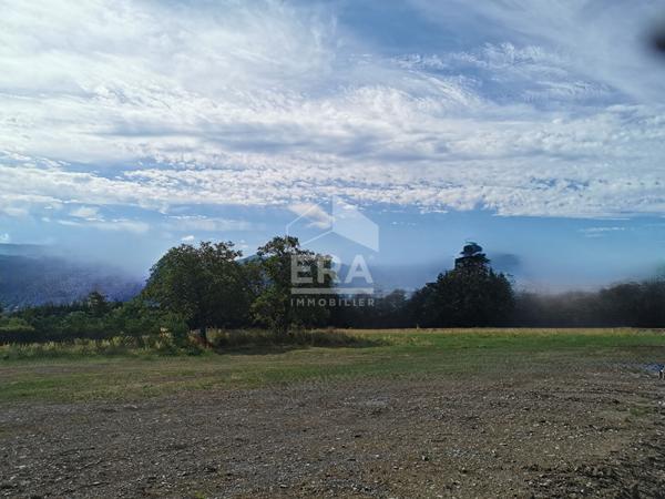 A vendre à Gap, terrain à bâtir.