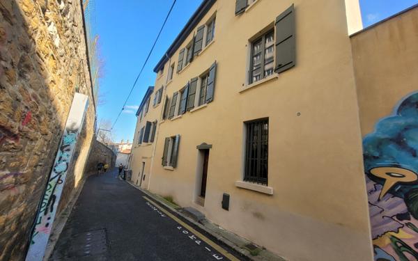 Immeuble à vendre    9 pièces • 563,93 m2 Lyon 4