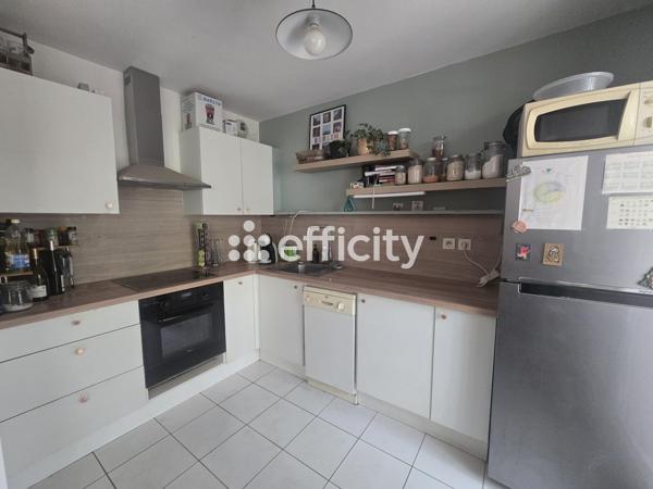 Appartement
         2 pièces
        - 47 m² Exclusivité 145 000 € *