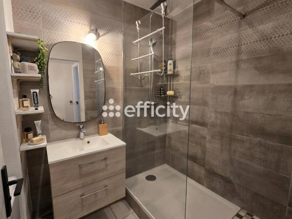 Appartement
         2 pièces
        - 47 m² Exclusivité 145 000 € *