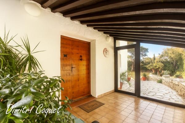 Villa andalouse spacieuse avec potentiel de construction