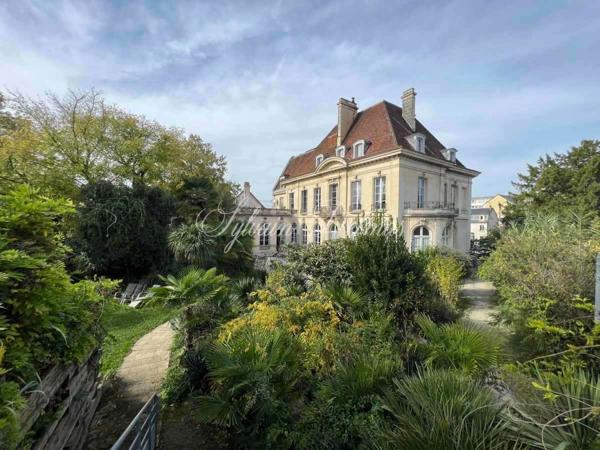 Propriete à vendre 25 pièces proche de POITIERS (86)