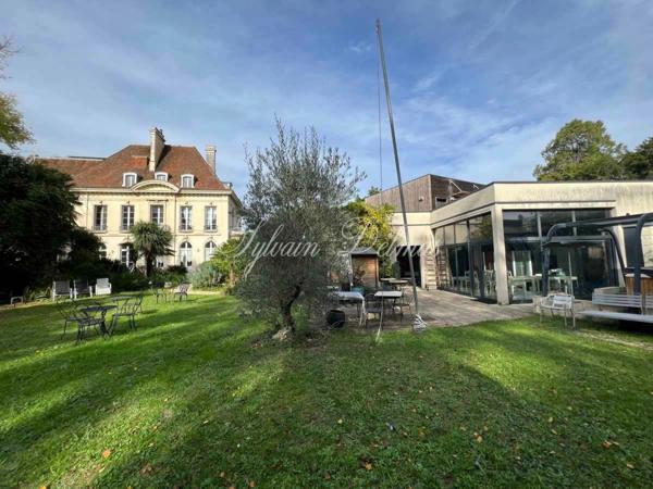 Propriete à vendre 25 pièces proche de POITIERS (86)