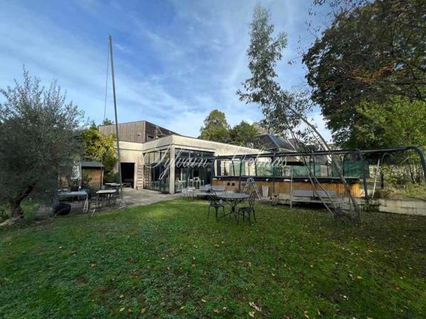 Propriete à vendre 25 pièces proche de POITIERS (86)