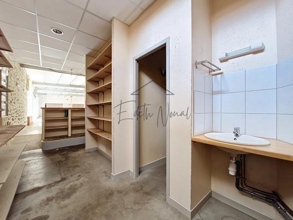 Millau (12100) Local professionnel de 466 m² – Emplacement premium avec parkings privatifs