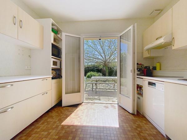 Saint-Julien-en-Born (40170) Maison de plain-pied avec spa et véranda à proximité du littoral