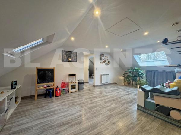 Maison de 147 m² (207 m² sol) + sous-sol, sur un terrain de 2 700 m² 