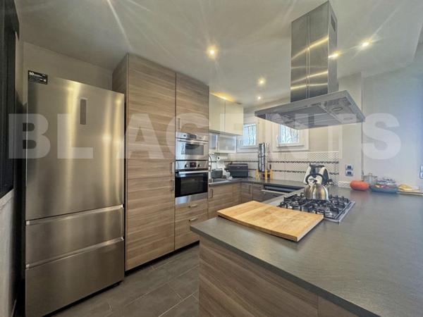 Maison de 147 m² (207 m² sol) + sous-sol, sur un terrain de 2 700 m² 