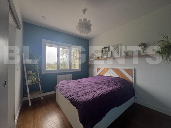 Maison de 147 m² (207 m² sol) + sous-sol, sur un terrain de 2 700 m² 