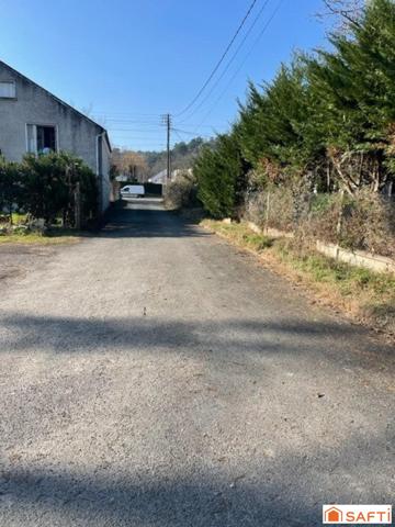 Beau terrain 307 m2 en lot arrière avec accès direct par la route - secteur calme