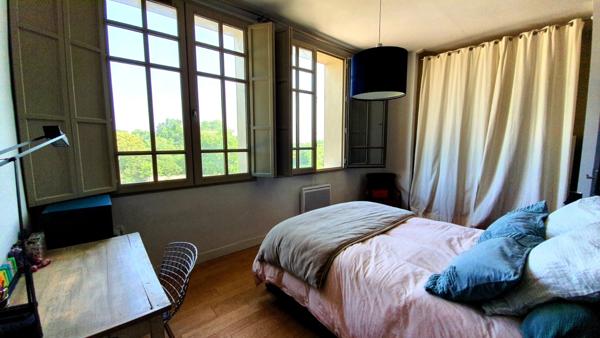 APPARTEMENT BOURGEOIS T2 EN DERNIER ÉTAGE SUPERBE VUE