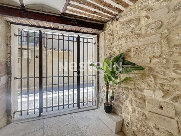Bien d'exception en plein coeur de Saint-Rémy-de-Provence ? Local commercial + habitation de caractère