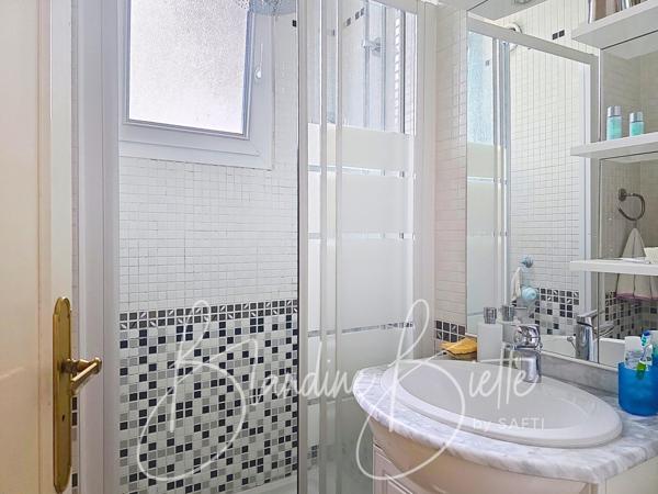 Appartement familial avec piscine et tennis