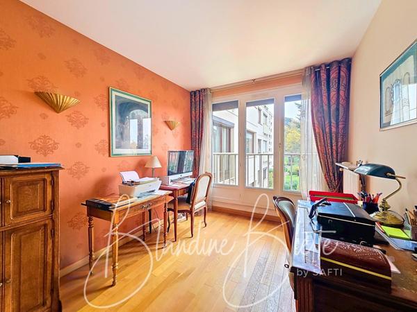 Appartement familial avec piscine et tennis