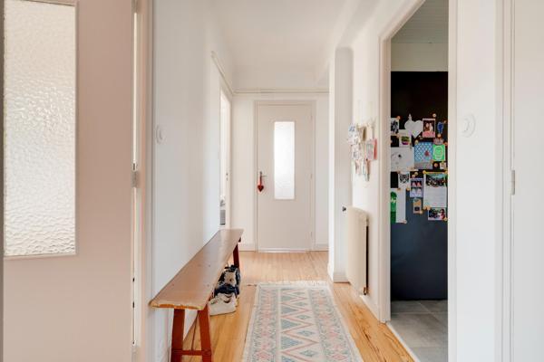 T3 rénové avec goût, chaleureux et lumineux