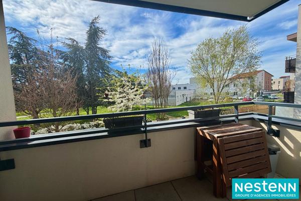Appartement T4 lumineux 77 m² avec balcon plein sud, résidence récente, cave et parking - Meyzieu