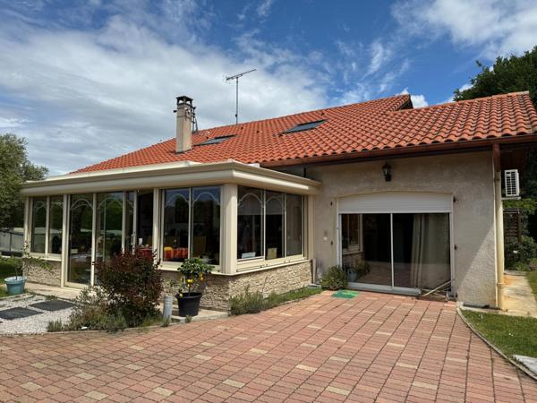 Maison T6 170 M2 terrain 1177m2 piscine garage