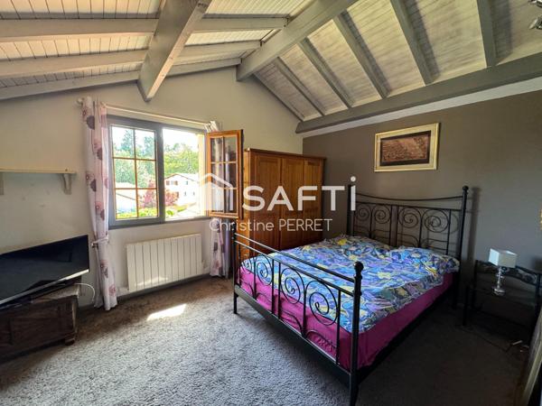 Maison T6 170 M2 terrain 1177m2 piscine garage