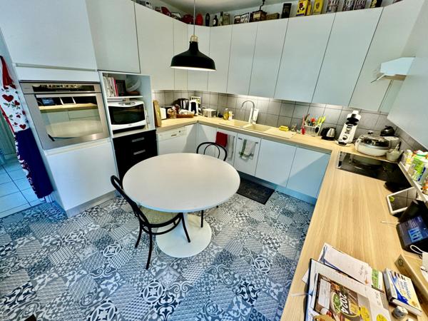 Villa contemporaine 13 pièces - 290 m2 - 4789 m2 Uchaux (84100)