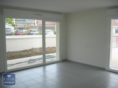 Appartement à louer 2 pièces 56.1m²