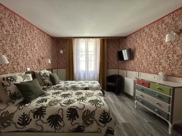 Charmante maison de ville, entièrement rénovée avec goût, à quelques pas des commerces