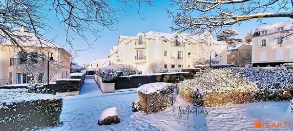 Appartement en rez-de-chaussée, Type T3, cave, 2 places de stationnement, 2 pas Gare RER B Lozère