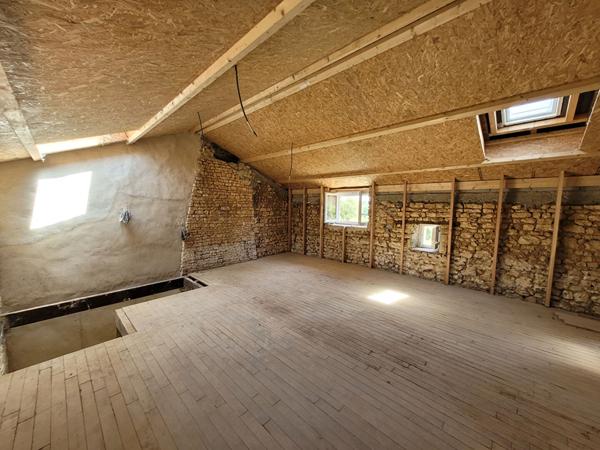 Magnifique ensemble immobilier en pierres à Vaux 86700