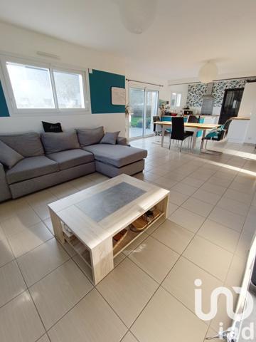 Maison traditionnelle 4 pièces de 110 m² à Plaintel (22940)