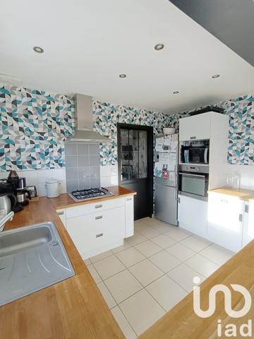 Maison traditionnelle 4 pièces de 110 m² à Plaintel (22940)