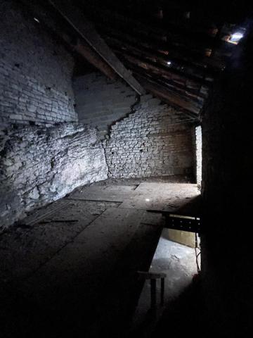 Maison familiale de caractère au cœur de Fraisans – Un beau projet de rénovation à imaginer selon vos envies !