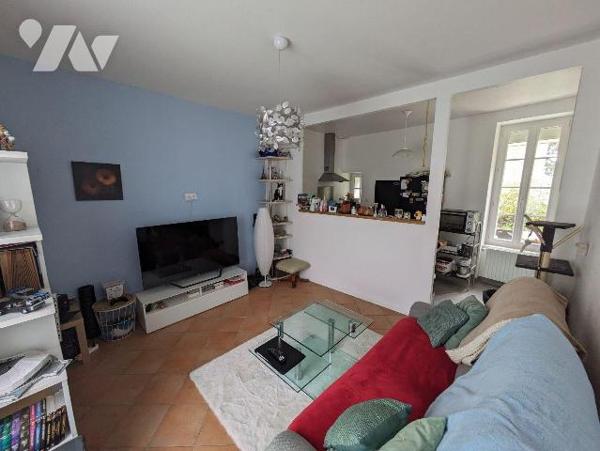 EXCLUSIVITÉ - SAINT-FULGENT - Idéalement situé dans le bourg de Saint-Fulgent, découvrez le cha...