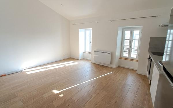 Appartement à louer    2 pièces • 50,85 m2 Saint-Jean-d'Angély