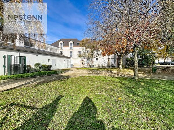 BOURG de Saint Denis En Val - Grand studio - Avec terrasse privée sud - Parking - DPE D