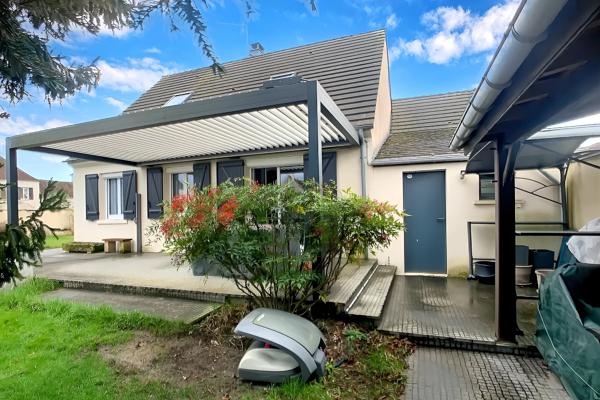 Maison
                                                                                                                                                                                                                                                                                                                        6 pièce(s)                                                                                                                                                                                                          4 chambre(s)                                                                                                                                                                                                          115  m²