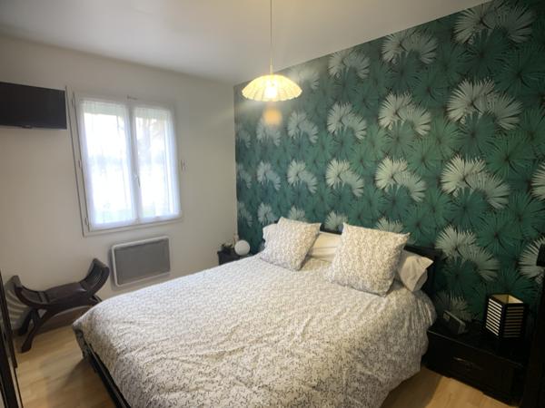 Maison
                                                                                                                                                                                                                                                                                                                        6 pièce(s)                                                                                                                                                                                                          4 chambre(s)                                                                                                                                                                                                          115  m²