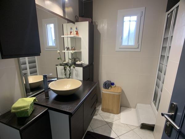 Maison
                                                                                                                                                                                                                                                                                                                        6 pièce(s)                                                                                                                                                                                                          4 chambre(s)                                                                                                                                                                                                          115  m²
